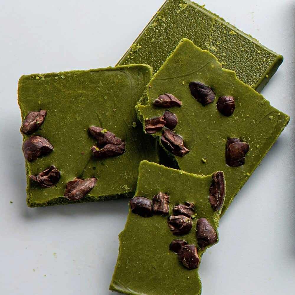 "Matcha tozu ile yapılmış White Chocolate Toganoo